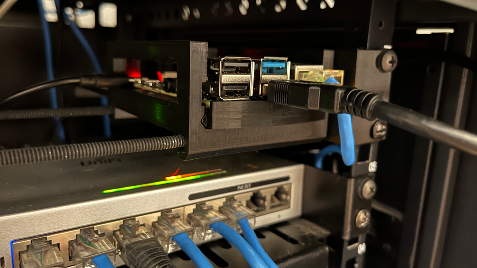 Raspberry Pi 4 running openmediavault